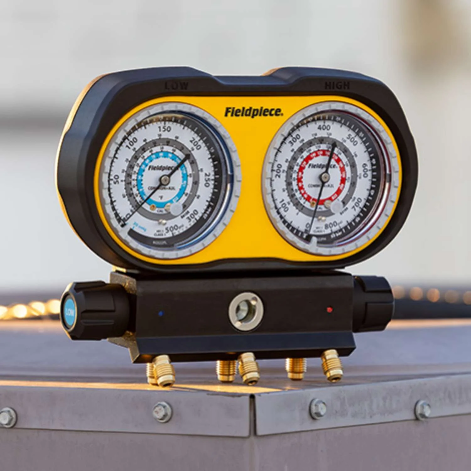Fieldpiece 3 Port Analogue Manifold Gauge - Image 2